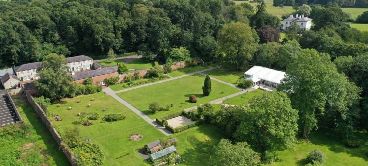 巴利斯库利恩公园庭院小屋(Ballyscullion Park Courtyard Cottages)图片