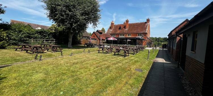 卡林顿阿姆斯酒店(The Carrington Arms)图片