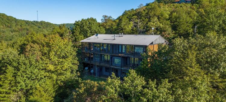 海狸湖畔小屋酒店 - 仅供伴侣入住度假屋(Beaver Lakefront Cabins - Couples Only Getaways)图片