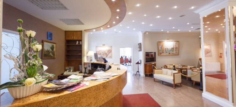 艾尔王子酒店(Hotel Erbprinz & Restaurant "Prinzenstube")图片