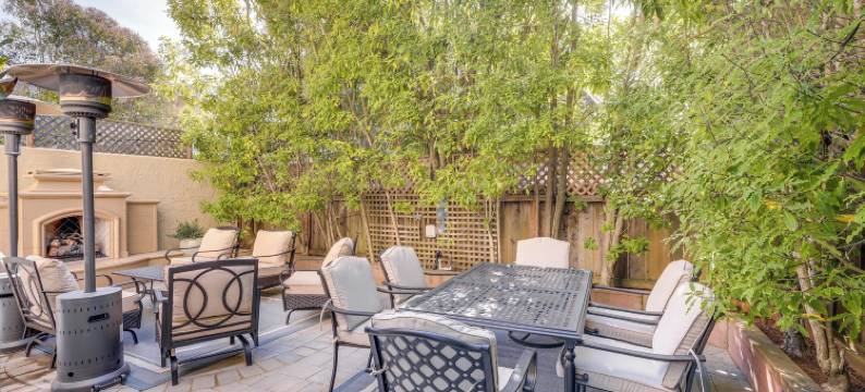 游泳、高尔夫和放松：阿普托斯的豪华联排别墅(Swim, Golf & Relax: Luxe Townhome in Aptos)图片