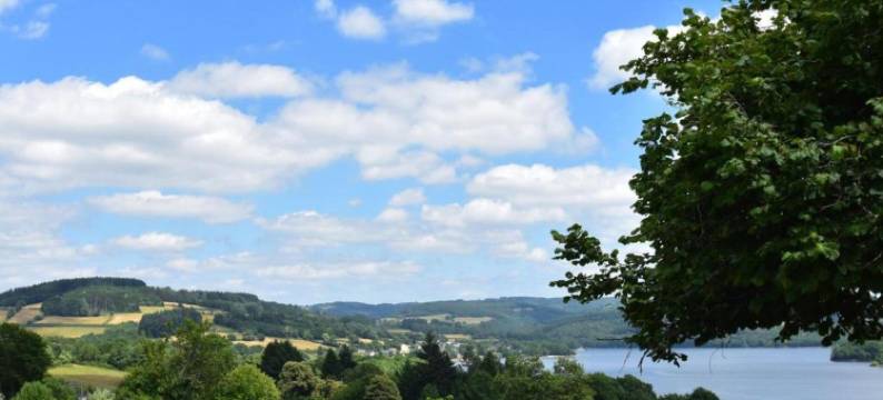 Mansion in Cuzy with Pool and Scenic Views图片