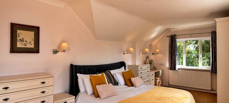 Cottage in Whitestone with Garden & Games Room图片
