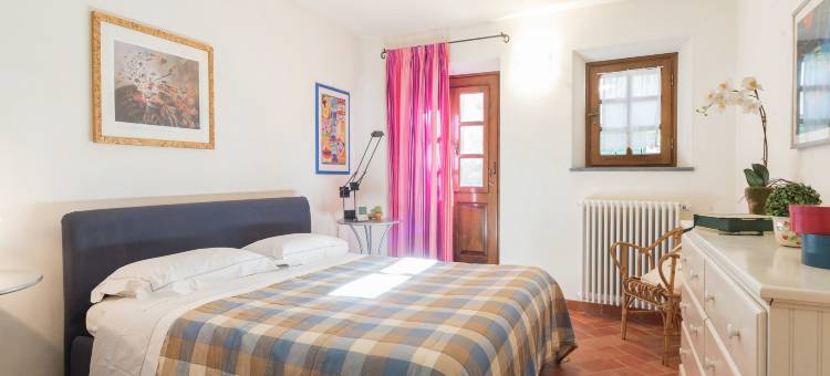 Mansion in Pescaglia near Tuscan Coast图片