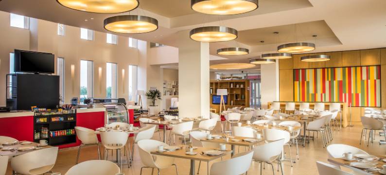 锡劳内陆港嘉年华酒店(Fiesta Inn Silao Puerto Interior)图片