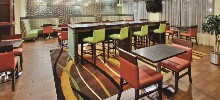 佛罗伦萨拉昆塔温德姆套房酒店(La Quinta Inn & Suites by Wyndham Florence)图片