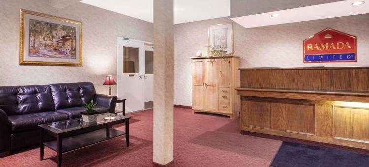 温德姆100英里华美达酒店(Ramada by Wyndham 100 Mile House)图片