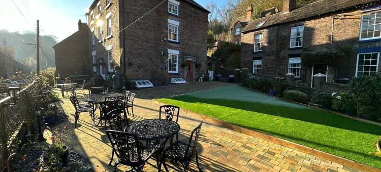 高架桥旅馆(Viaduct Guest House)图片