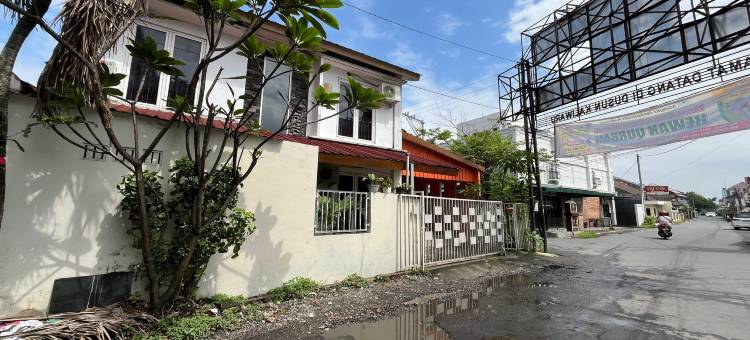 Spot on Homestay 格里亚苏纳蒂民宿(Spot on Homestay Griya Sunarti)图片