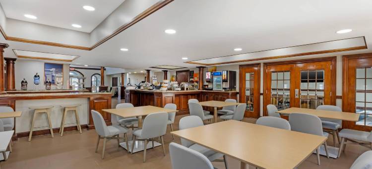 舒适套房酒店(Comfort Suites)图片