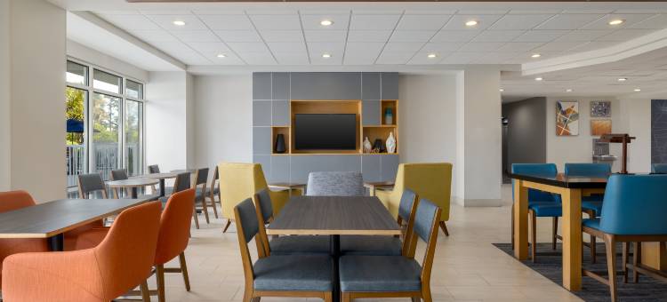 Holiday Inn Express 默特尔比奇百老汇@散化(Holiday Inn Express MYRTLE BEACH-BROADWAY@THE BCH by IHG)图片