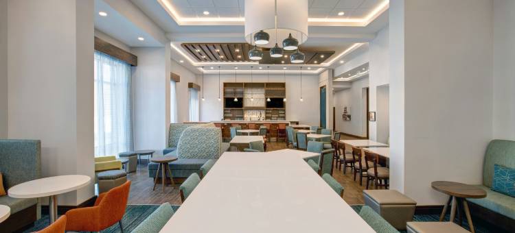 滑铁卢圣雅各布斯希尔顿欢朋套房酒店(Hampton Inn & Suites by Hilton Watertoo St. Jacobs)图片