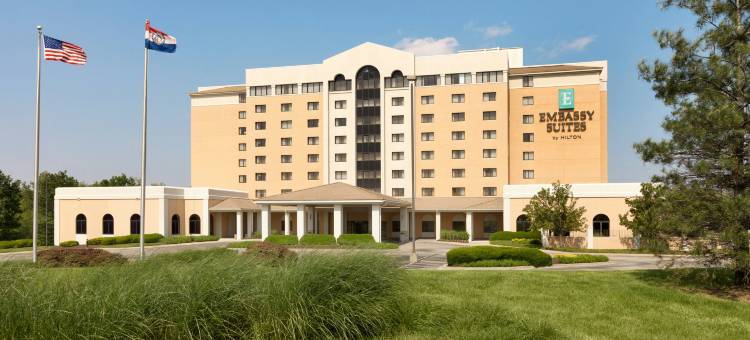 堪萨斯城国际机场希尔顿安泊酒店(Embassy Suites by Hilton Kansas City International Airport)图片