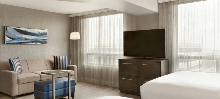 蒙特利尔机场希尔顿大使套房酒店(Embassy Suites by Hilton Montreal Airport)图片