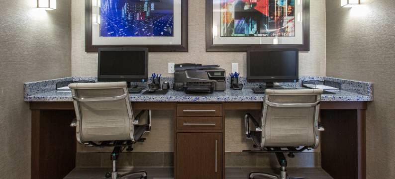 红木城中心智选假日酒店(Holiday Inn Express REDWOOD CITY-CENTRAL by IHG)图片