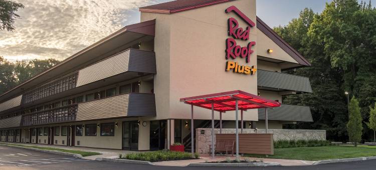 威尔明顿-纽华克红顶PLUS+酒店(Red Roof Plus+ Wilmington - Newark)图片