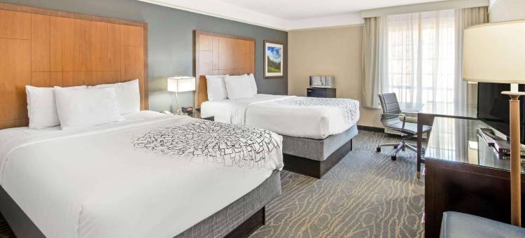 鲁伊多索唐斯拉昆塔温德姆套房酒店(La Quinta Inn & Suites by Wyndham Ruidoso Downs)图片