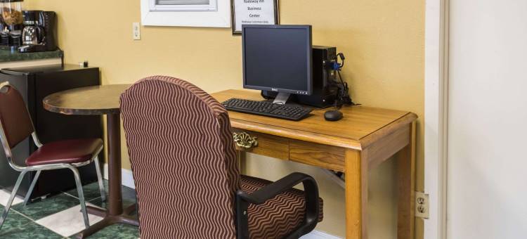 罗德威酒店黑兹尔赫斯特(Rodeway Inn)图片