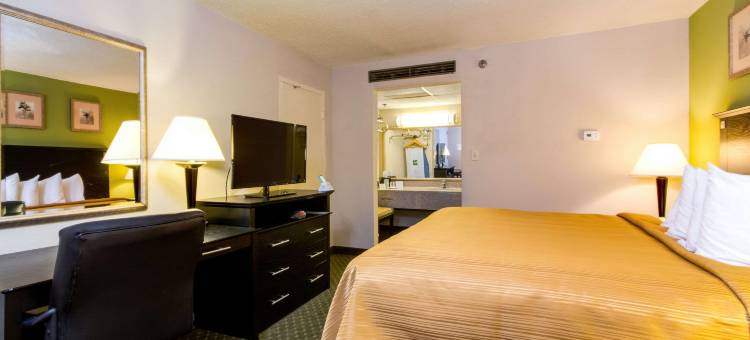 莫林-阔德城凯艺套房酒店(Quality Inn & Suites Moline - Quad Cities)图片