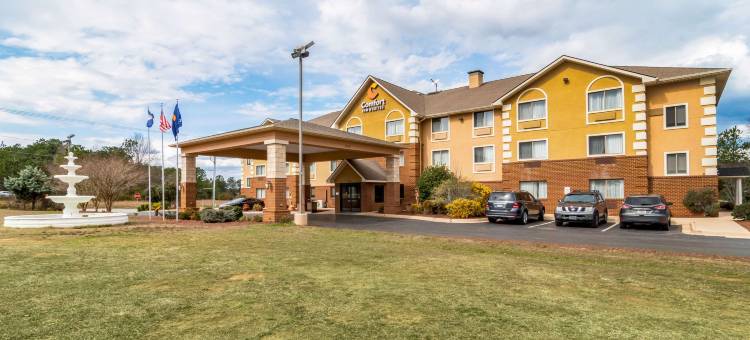 南山I-85舒适套房酒店(Comfort Inn & Suites South Hill I-85)图片