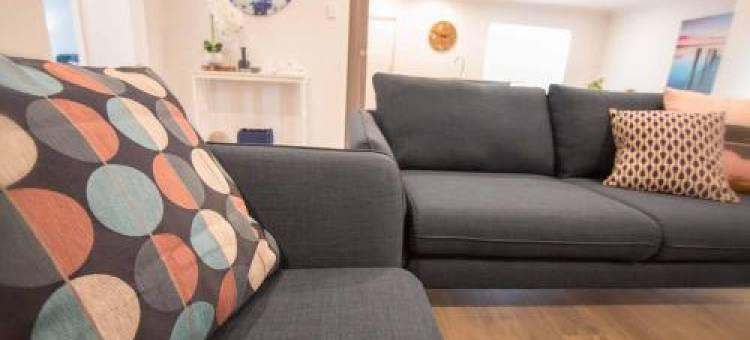 Contemporary ‘Esprit’ with river reserve access图片