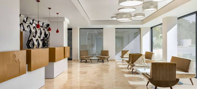 斯拉蒂纳公园华美达酒店(Ramada by Wyndham Slatina Parc)图片