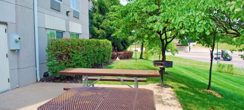 美国长住精选套房酒店 - 圣路易斯 - 机场 - 中央(Extended Stay America Select Suites - St Louis - Airport - Central)图片