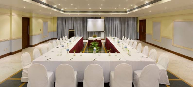 圣 Peerless 酒店多格布(Peerless Hotel Durgapur)图片