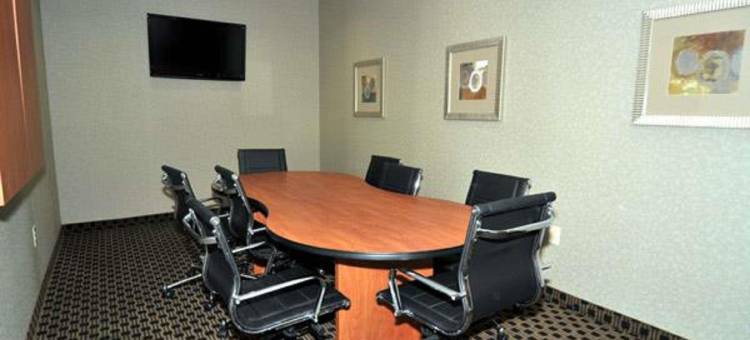 合恩湖古德曼贝斯特韦斯特优质套房酒店(Best Western Plus Goodman Inn  Suites)图片