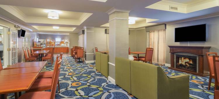 伊斯顿智选假日套房酒店(Holiday Inn Express & Suites Easton)图片