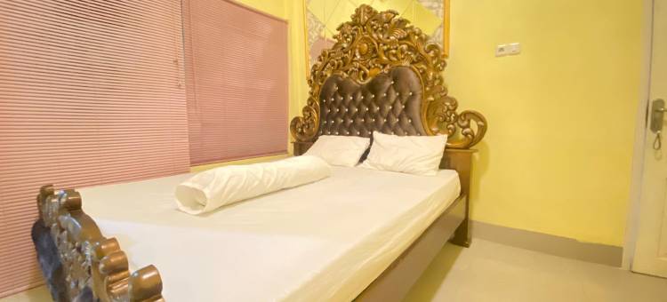 RN民宿-近竹子广场波勒瓦利-米特拉红门酒店(Homestay RN Near Taman Bambu Runcing Polewali Mitra RedDoorz)图片