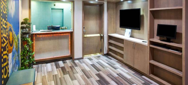 卡尔弗城Travelodge by Wyndham酒店(Travelodge by Wyndham Culver City)图片