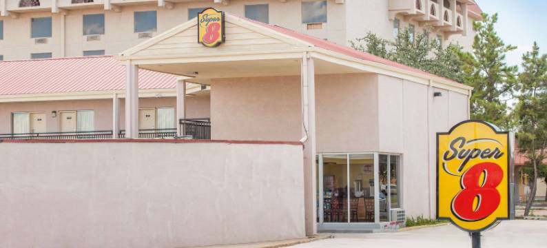 拉伯克市民中心北速8酒店(Super 8 by Wyndham Lubbock Civic Center North)图片