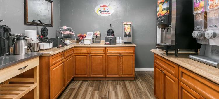 阿林顿速8酒店-近AT＆T体育场(Super 8 by Wyndham Arlington Near at&T Stadium)图片