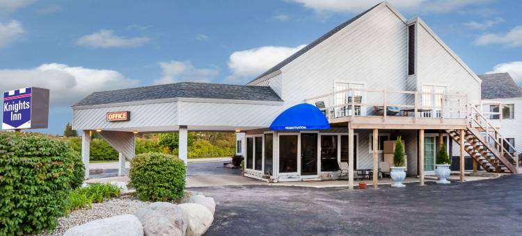 麦基诺城骑士酒店(Knights Inn Mackinaw City)图片
