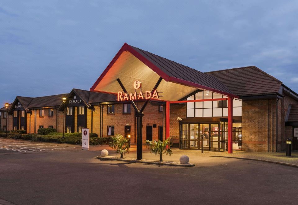 Ramada by Wyndham CambridgeOver view
