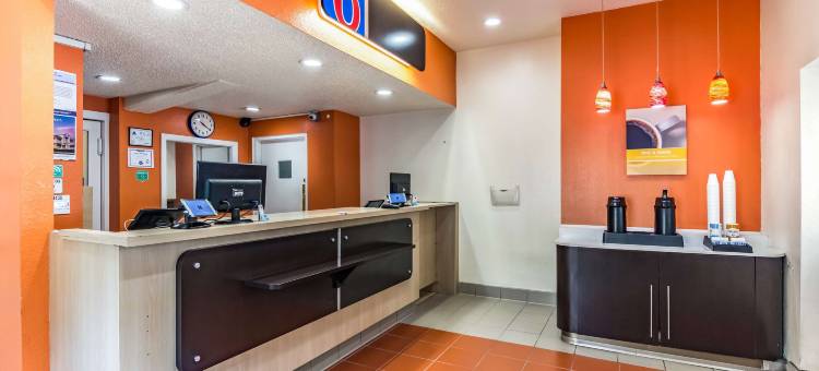 西南拉雷卡瑞6号汽车旅馆(Motel 6 Raleigh, NC Cary)图片