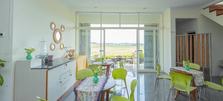 红多兹Plus酒店-近玛琅机场(RedDoorz Plus Near Malang Airport)图片