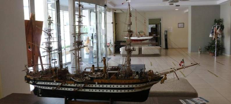 米拉索尔国际酒店(Hotel Mirasole International)图片