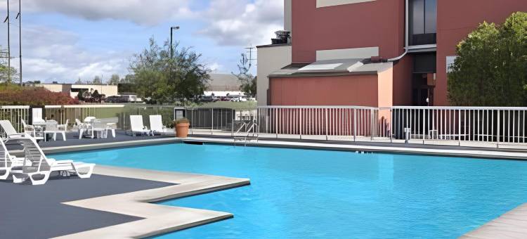 伊利娱乐场附近克拉丽奥酒店(Clarion Pointe Near Erie Casino)图片