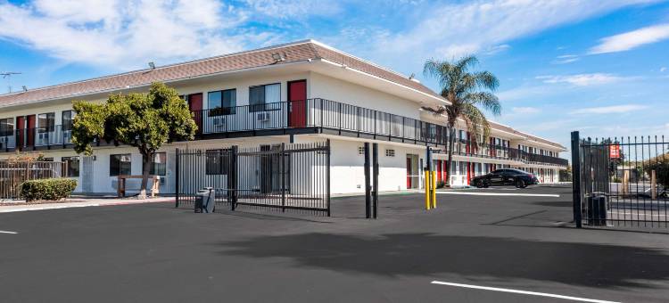 伊科诺旅馆斯托克顿近 I-5展览会场(Econo Lodge Stockton Near I-5 Fairgrounds)图片