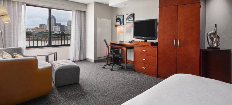 什里夫波特博西尔市/路易斯安那州布劳德沃克万怡酒店(Courtyard Shreveport-Bossier City/Louisiana Boardwalk)图片