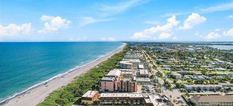 海滨实惠首层一居室公寓大厦 配特大床 & 恒温泳池!(Affordable ONE BR Main Floor Condo RIGHT ON THE BEACH w/ KING Bed & Heated POOL!)图片