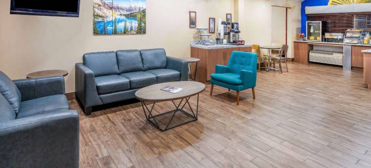 温德姆格里利戴斯酒店及套房(Days Inn and Suites by Wyndham Greeley)图片