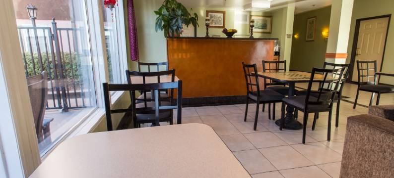 罗德韦套房酒店(Rodeway Inn & Suites Hayward - Oakland South)图片