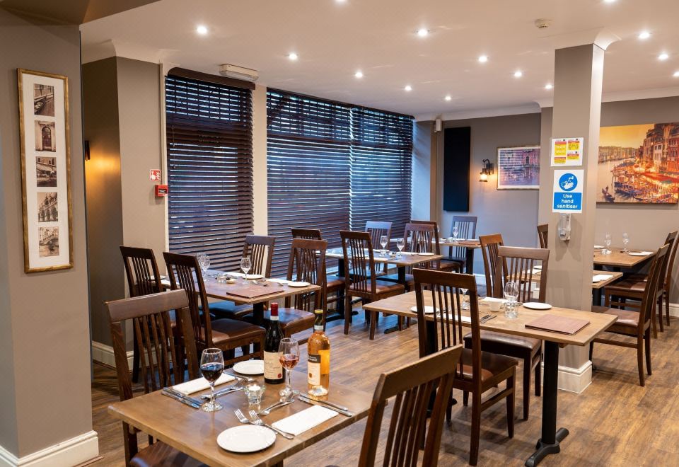 Caravelli Hotel Overview