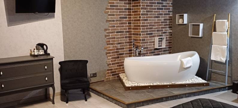 凡迪尼斯区套房 Spa 酒店(Domaine de Vandenesse Et Spa)图片