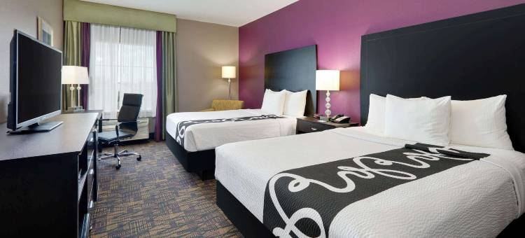 乔丹顿普莱森顿拉昆塔温德姆套房酒店(La Quinta Inn & Suites by Wyndham Jourdanton - Pleasanton)图片