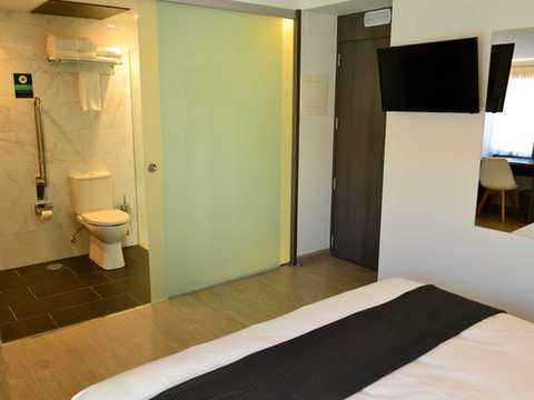 埃达站澳伦瑟酒店