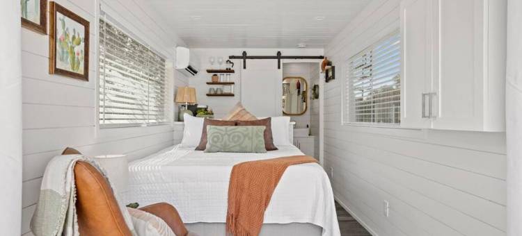 新的仙人掌-微型集装箱屋(New the Saguaro-Tiny Shipping Container Home)图片